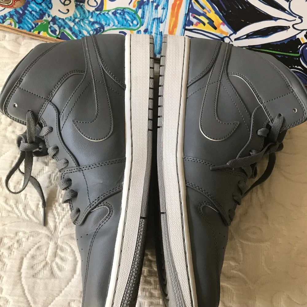 Jordan type athletic